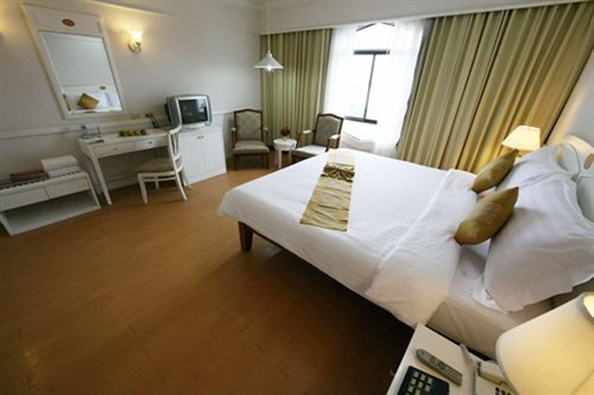 Grand Diamond City Hotel & Casino Poipet Экстерьер фото