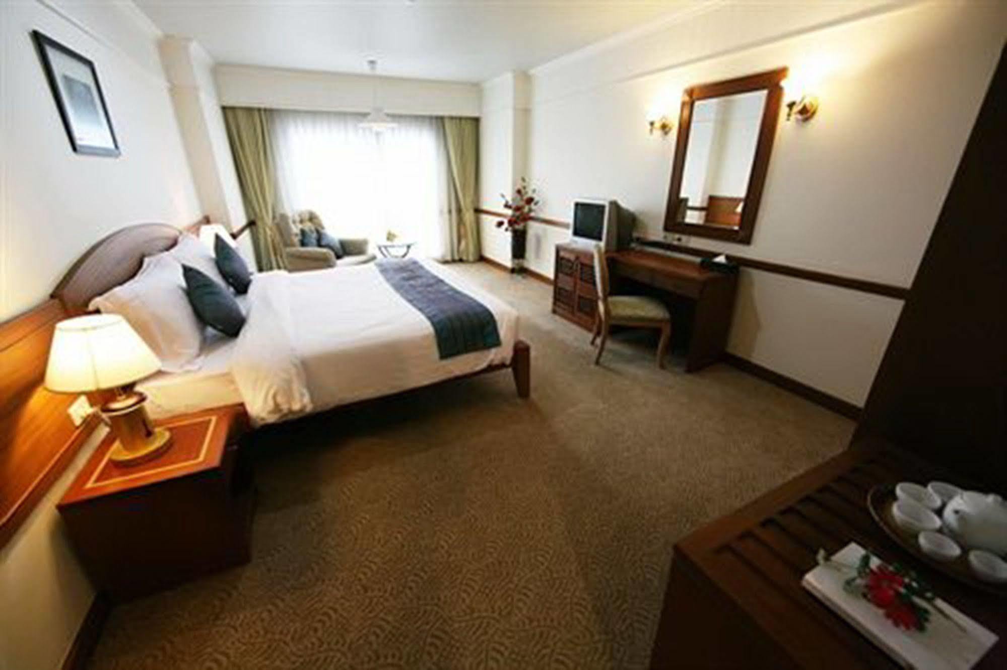 Grand Diamond City Hotel & Casino Poipet Экстерьер фото